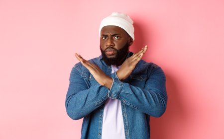 Signs of an Insecure Man: What Insecurity Looks Like in Love